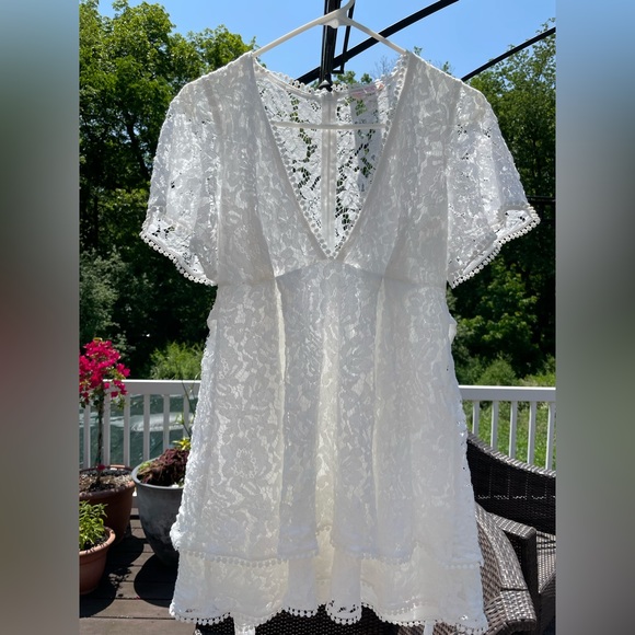 Never worn- DO YOU MISS ME DRESS IN WHITE LACE
AUS Size: 10 (M) - Picture 2 of 4